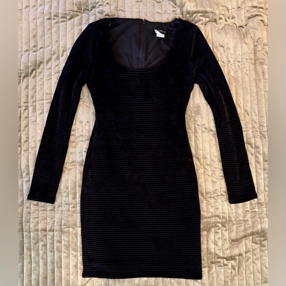 B Darlin Dresses & Skirts - Vintage B Darlin Chic Goth Black Long Sleeve Textured Dress